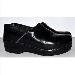 Re-Posh Danskin Clogs